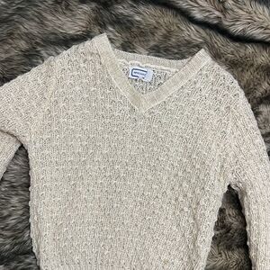 Women’s ivory sweater true vintage size medium